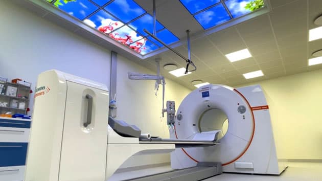 Normalt tager e skanning 15-30 minutter, men Rigshospitalets nye skanner »Siemens Vision Quadra« kan skanne patienterne på kun 1-2 minutter. Foto: Laura de Vos