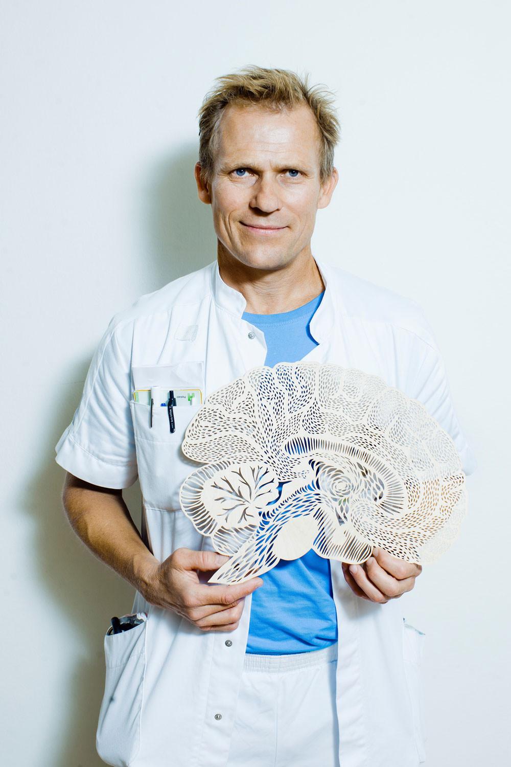 Bjørn Ebdrup fik et lektorat, efter han blev speciallæge i 2017, blev overlægeansat på en lukket afdeling på Psykiatrisk Center Glostrup og forskede på halv tid. Han har været forskningsleder siden august 2021. (Foto: Claus Boesen)