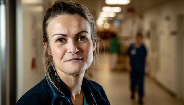 Nadja Lindberg Bonne på en travl nattevagt på børneafdelingen på AUH i Skejby. Foto: Jesper Balleby