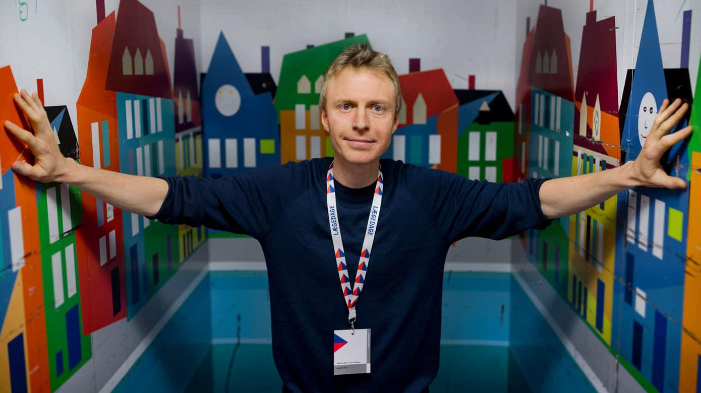 Mikkel Erik Juul Jensen er geriater og speciallæge på Ældresygdomme på Aarhus Universitetshospital. For at tage hånd om polyfarmacipatienten, skal man først gøre sig klart, hvilken situation patienten er i – akut, kronisk, dement og hvor skrøbelig – siger han. Foto: Claus Boesen