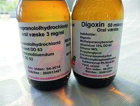 Flasker med magistrelt fremstillet digoxin og propranolol.
