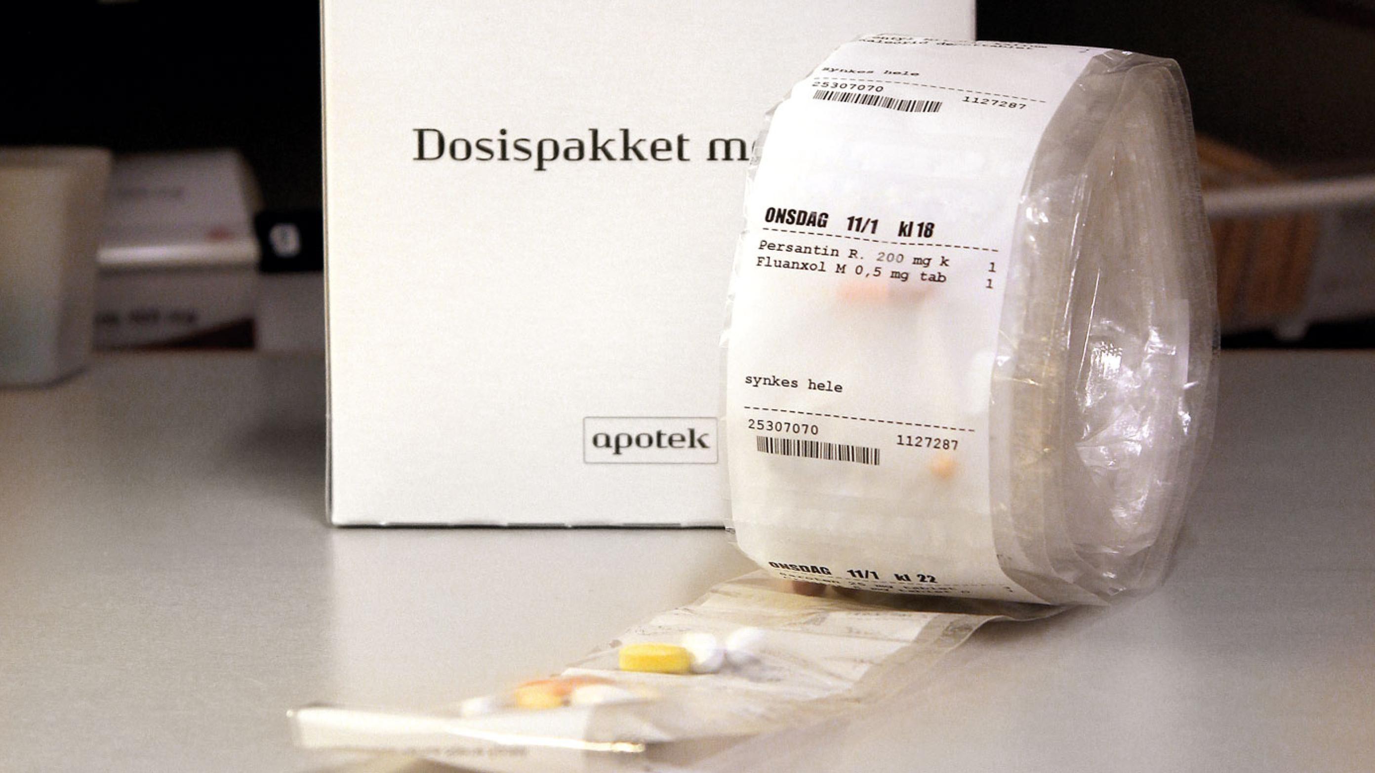 Dosispakket medicin pakkes maskinelt på apoteket. Foto: Ugeskrift for Læger