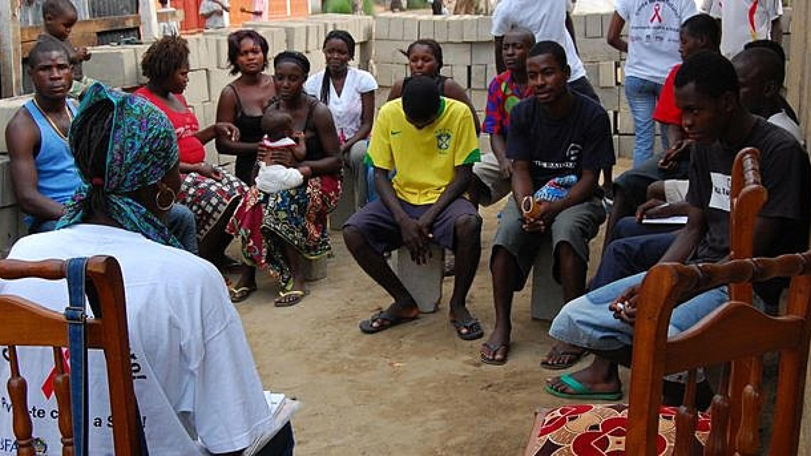 Hiv/aids-undervisning i Angola. Foto: USAID