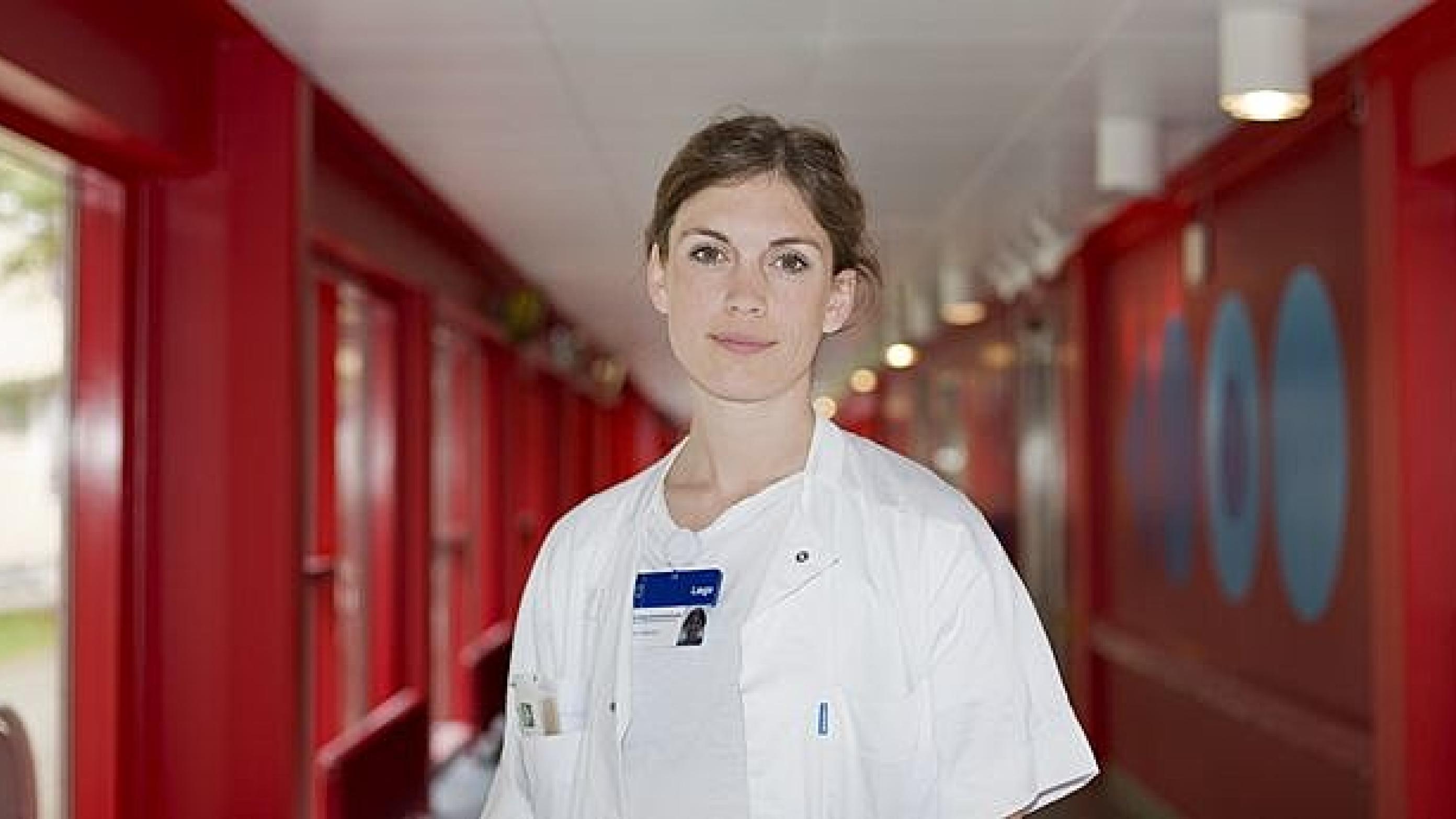 KBU-læge Sandra Meinich Juhl er blandt de læger, der har oplevet konsekvenserne af de stramninger, der blev indført i kølvandet på Jyllands-Postens serie om forskningsmidler i 2013-2014. Foto: Sarah Bender.