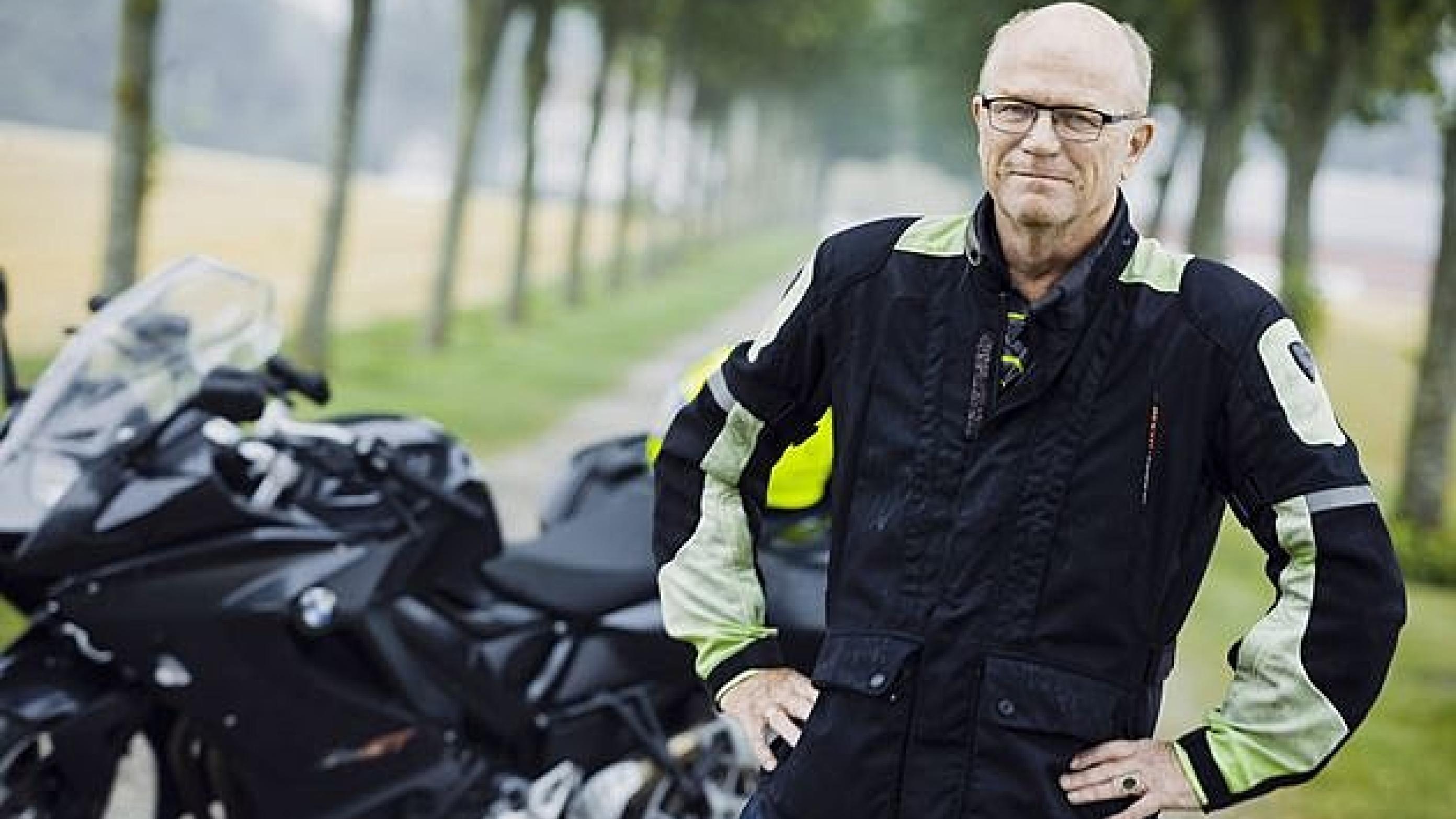 Overlæge Hans-Henrik Bülow får bedre tid til sine fritidsinteresser - herunder motorcykelkørslen - nu hvor han er gået på deltid. Foto: Claus Boesen.