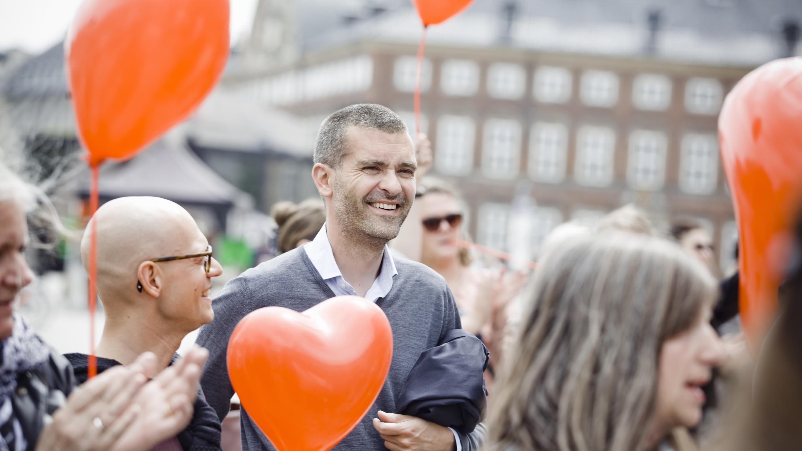 Andreas Rudkjøbing ved »Happening for Psykiatrien« foran Christiansborg, juni 2019. Foto: Claus Boesen