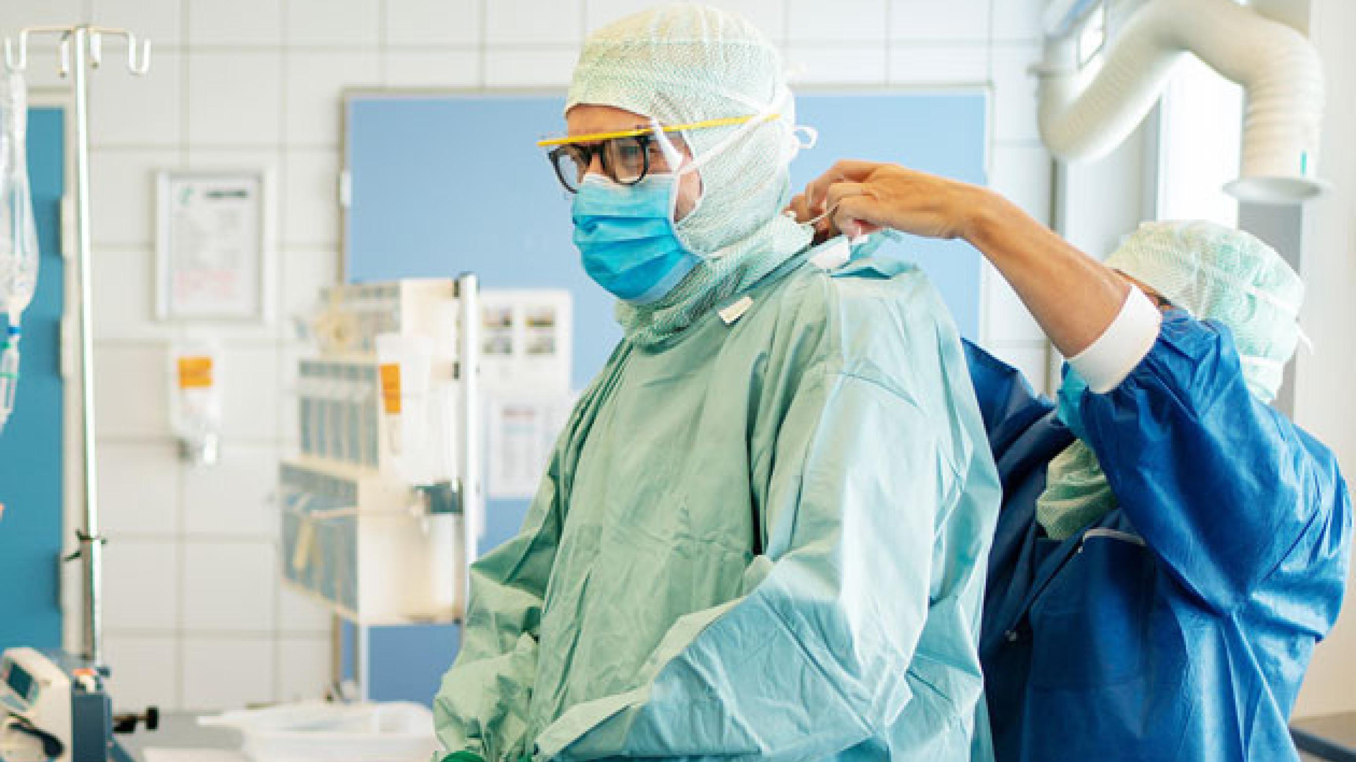 Akutte patienter risikerer at måtte vente på operation i en tid med sygeplejerskemangel og pukkelafvikling. Arkivfoto: Martin Dam Kristensen