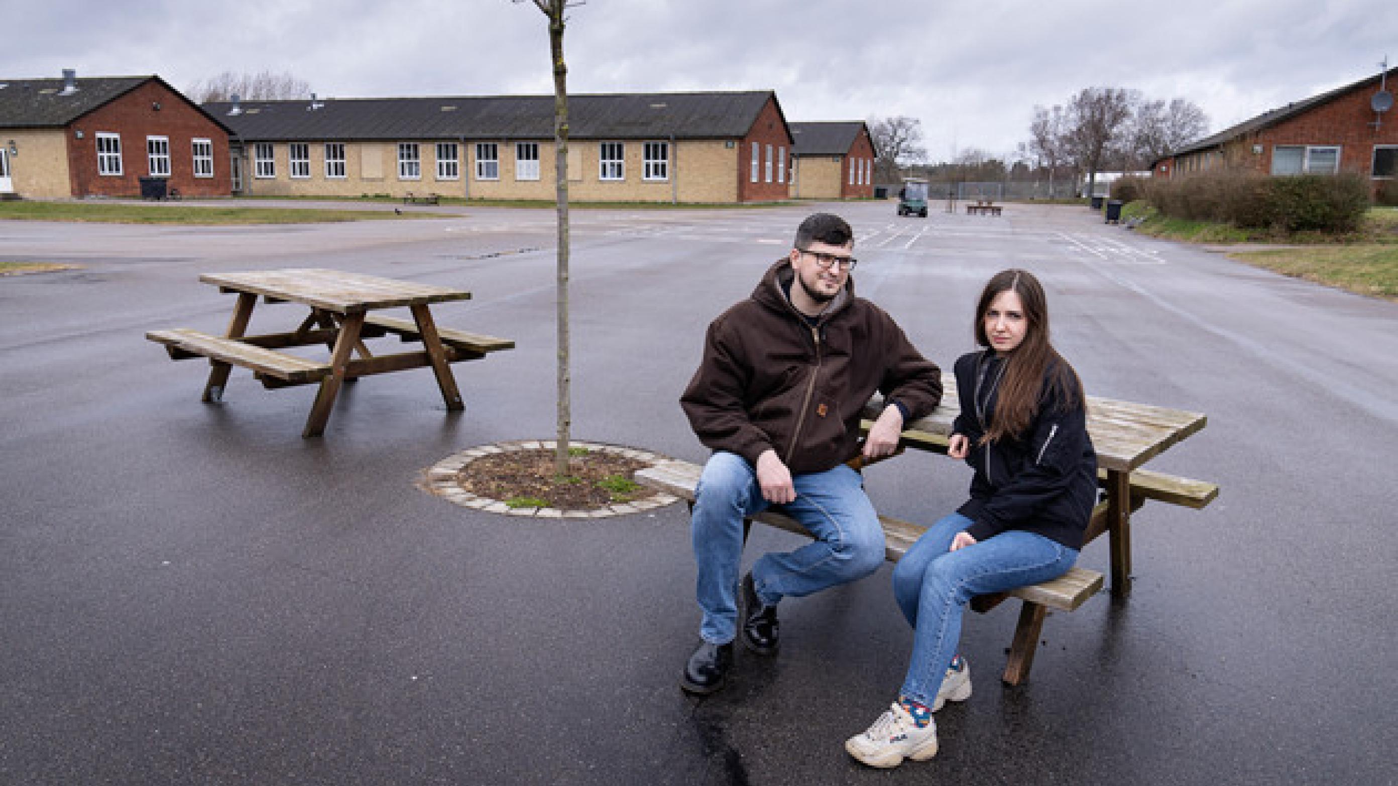 Nikita og Anna Simonsen har søgt om asyl i Danmark og bor lige nu på Sjælsmark Flygtningecenter, hvor de venter på, hvad der skal ske. Foto: Claus Bech