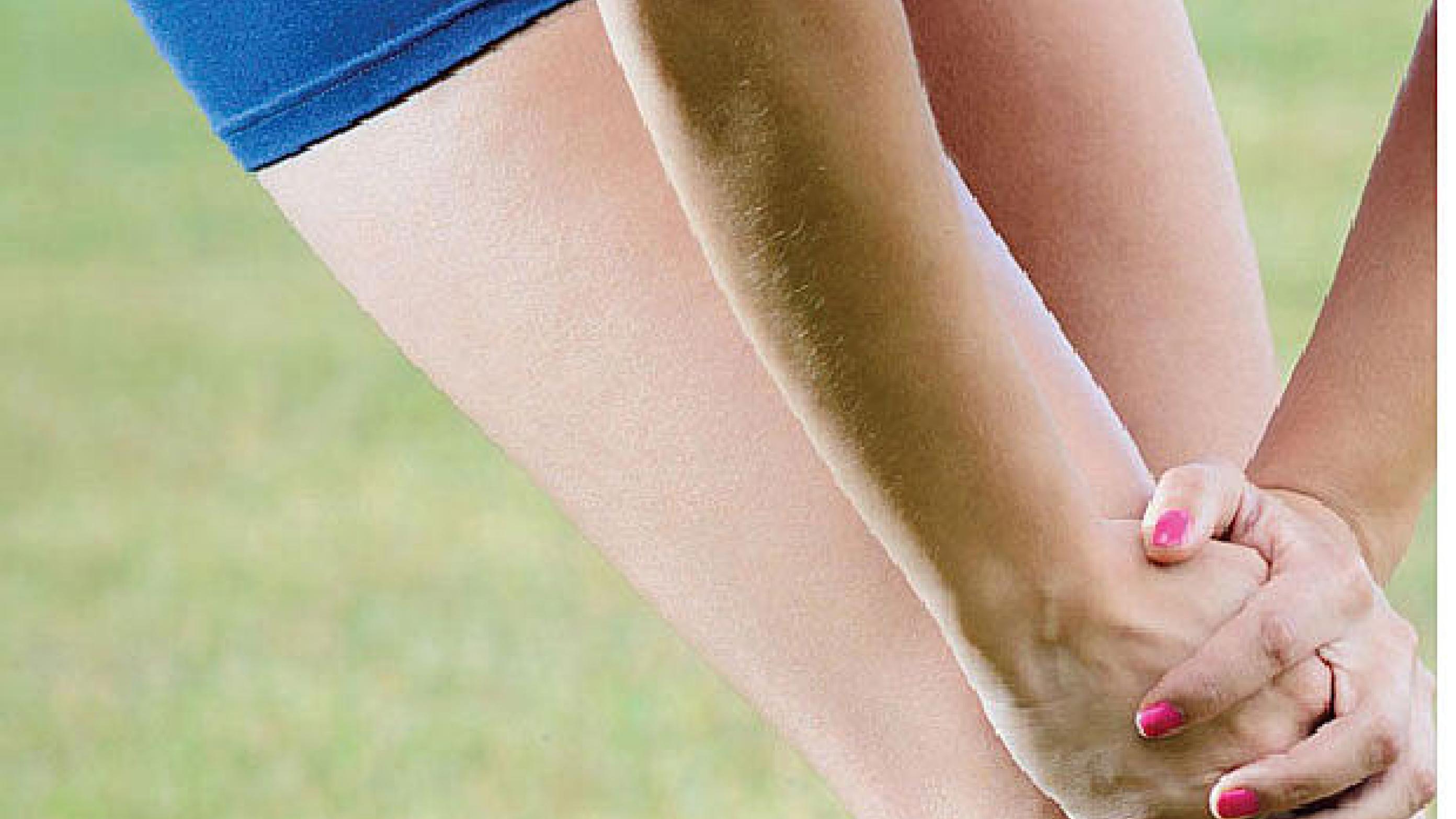 Adolescent knee pain is highly prevalent and 50% continue to report knee pain after one year.