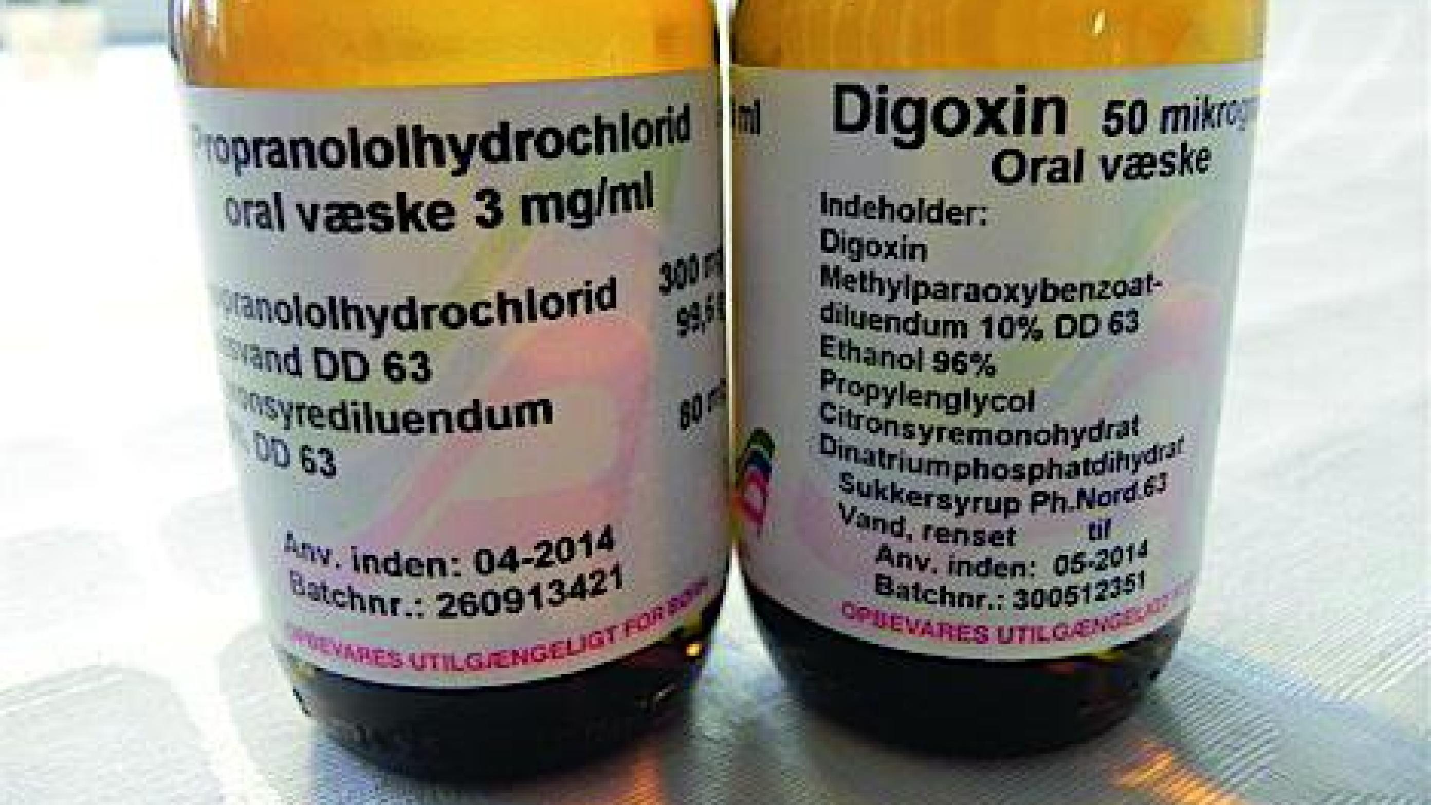 Flasker med magistrelt fremstillet digoxin og propranolol.